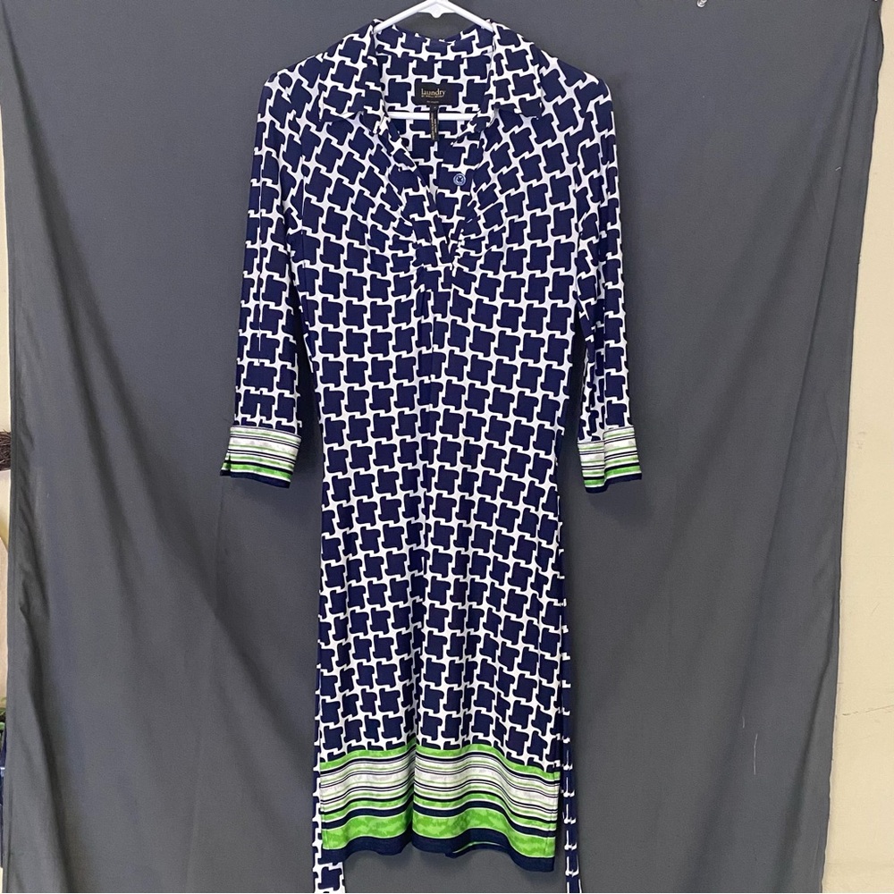 Laundry by Shelli Segal dress Size 4. Exc condition wrinkle free Lightweight